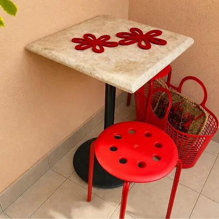 Apartament Beautiful In With Wifi Vrsi